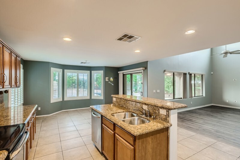 Foto principal - 3948 W South Butte Rd