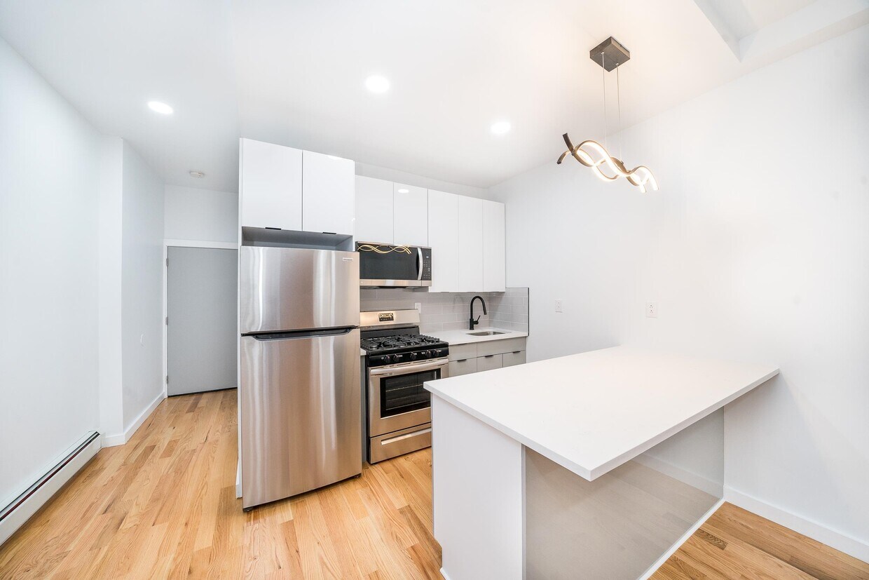 Foto principal - 623 Bramhall Ave