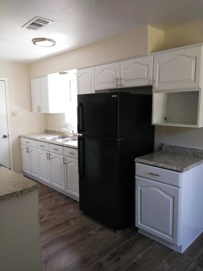 Building Photo - 13237 Valley Forge Cir