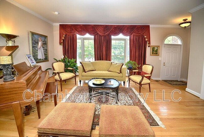 Building Photo - 2702 Pembsly Dr