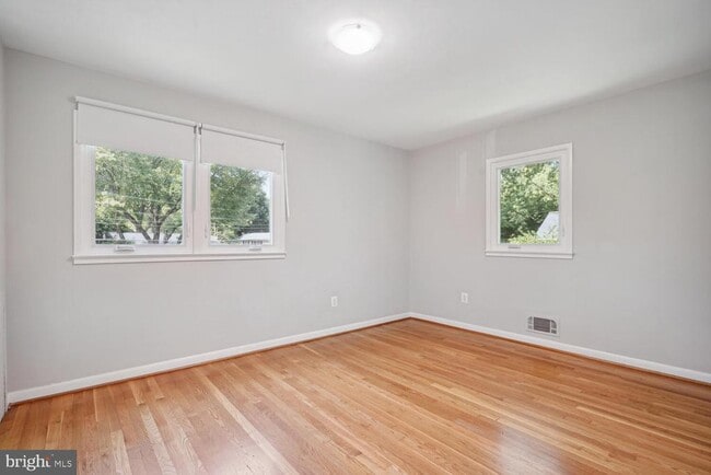 Building Photo - 1633 Warner Ave