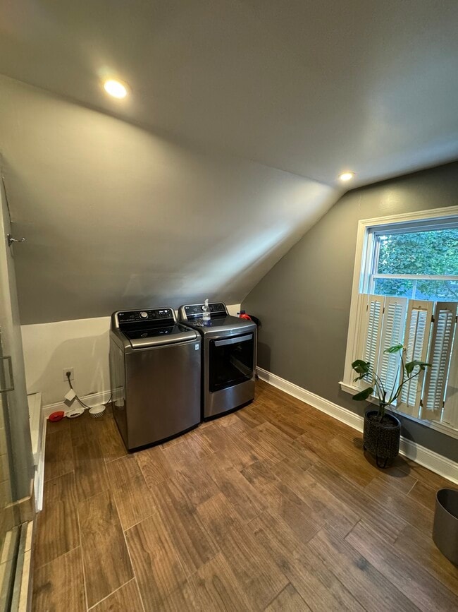 Building Photo - 109 Rumford St