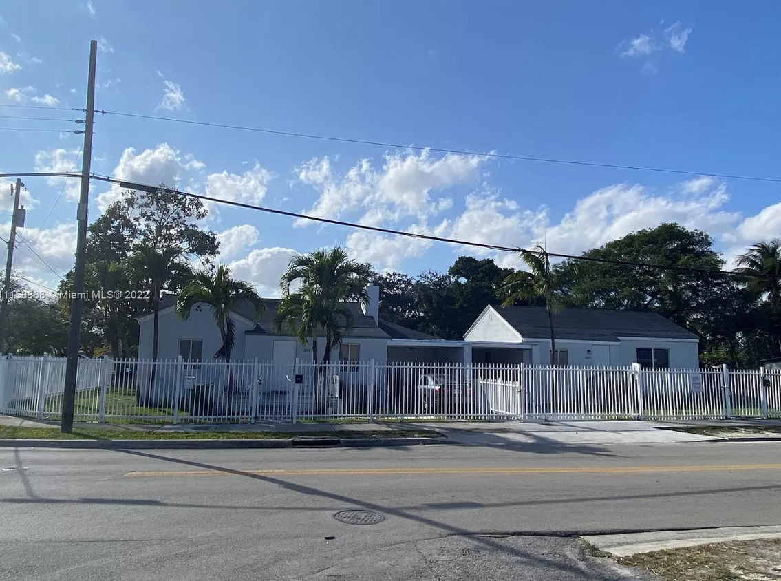 Primary Photo - 2710 NW 14th Ave