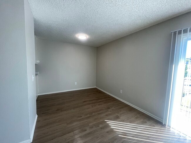 Building Photo - Canyon Villa