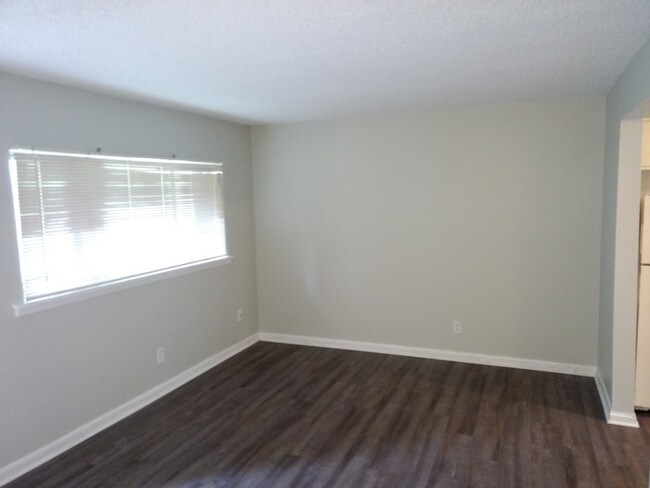 Building Photo - 207 Valley View Ave