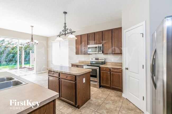 Building Photo - 1981 The Oaks Blvd