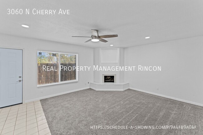 Foto del edificio - CELEBRATE THIS SPECIAL HOME!! ONE MONTH FR...