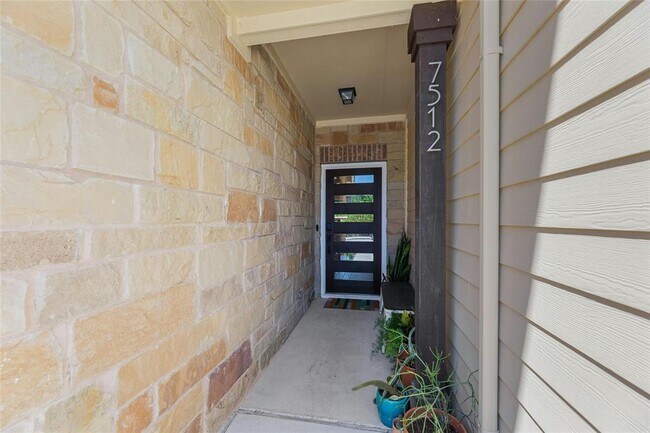 Foto del edificio - 7512 Wildcat Pass