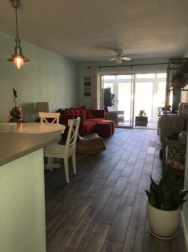 Foto del edificio - 613 Westwinds Dr