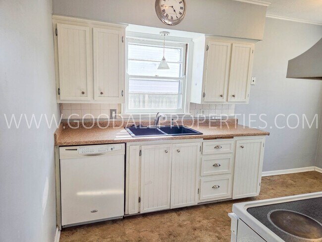 Foto del edificio - Charming 2 bedroom 1 bath home in Beaverdale area!