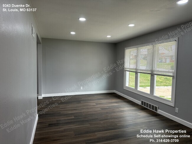 Foto del edificio - 9343 Duenke Dr