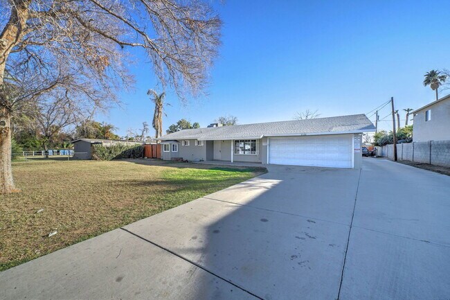 Photo - 2133 W Morten Ave House