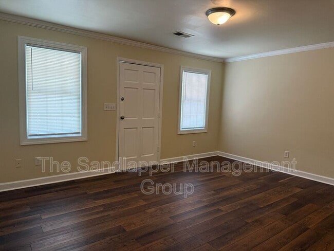 Building Photo - 2214 Van Buren Ave