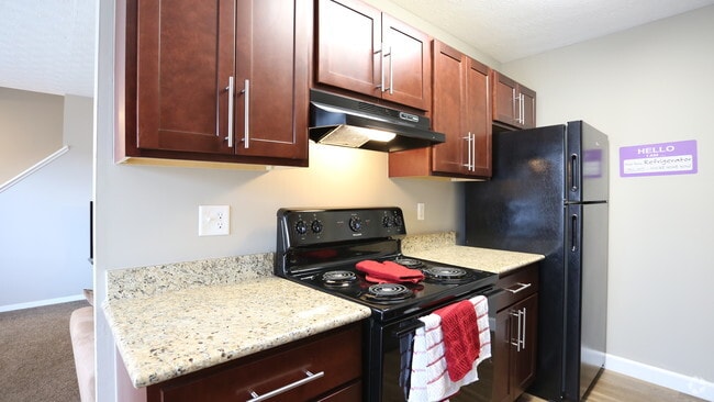 Kitchen - Wyndham Ridge Townhomes