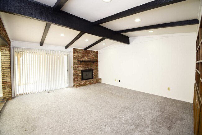 Foto del edificio - 7811 South College Ave E