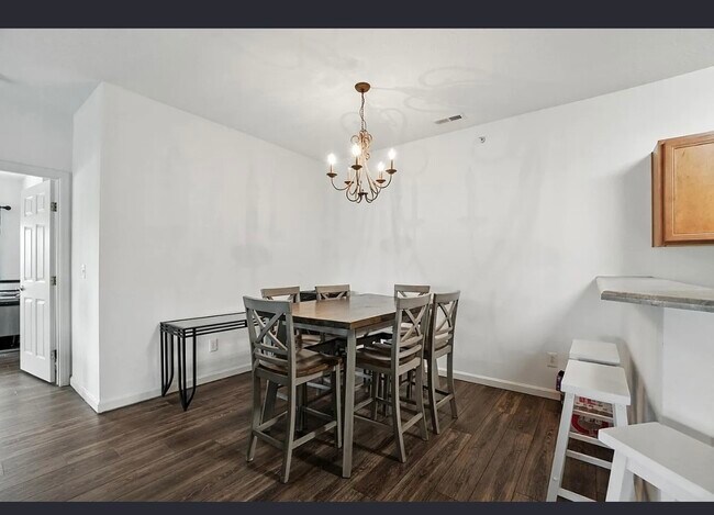 Foto del edificio - 961 Mistflower Ln