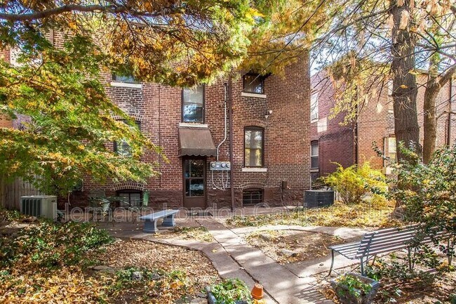 Foto del edificio - 2053 Alfred Ave