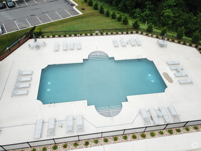 Pool Overview - The Gables of Spring Creek