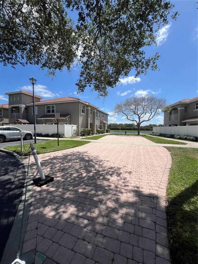 Foto del edificio - 5357 SW 125th Ave