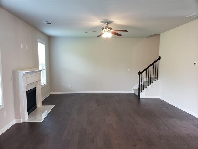 Building Photo - 6056 Fair Winds Cv