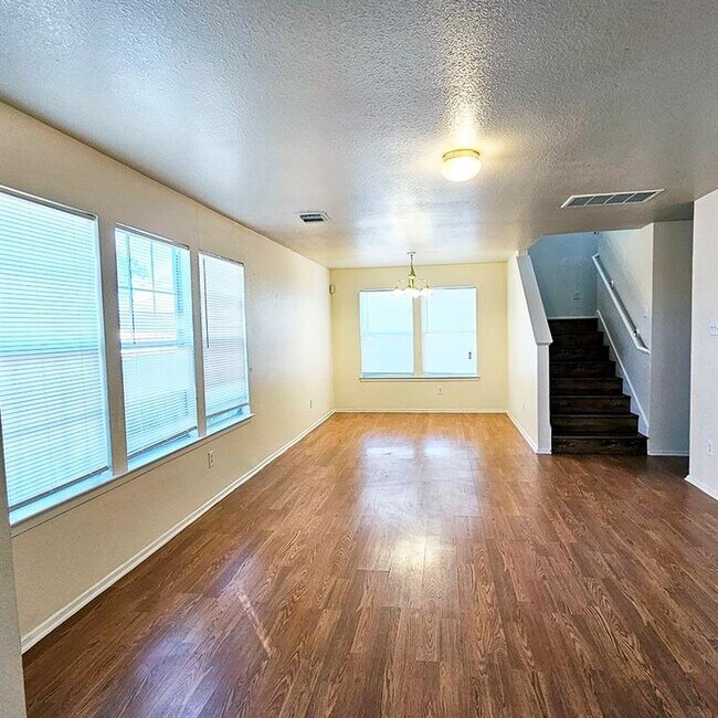 Building Photo - 1707 Nichole Woods Dr