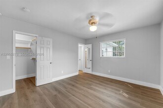 Building Photo - 9121 Ridgeland Dr
