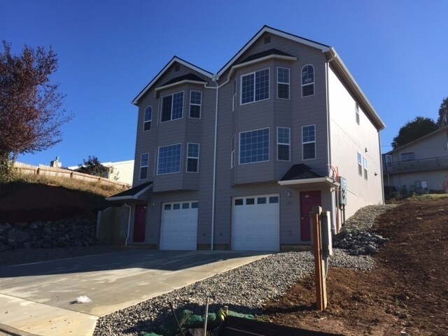 Building Photo - 0407 - Telegraph Duplex