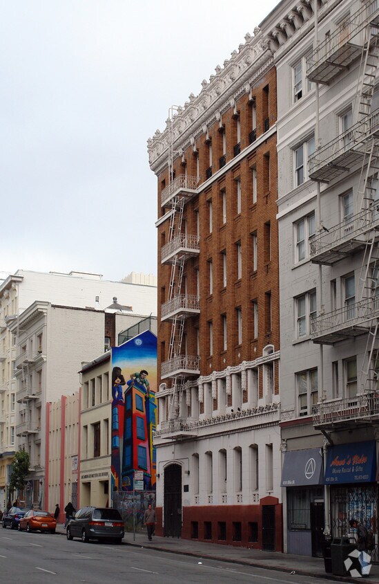 Benjamin Arms Apartments - Windeler Apartments