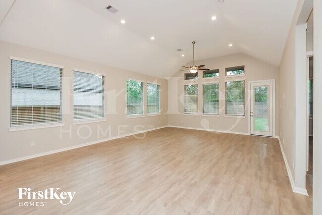 Foto del edificio - 27111 Thicket Walk Dr