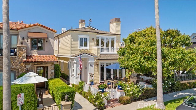 Foto del edificio - 705 Goldenrod Ave