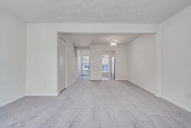 Foto del edificio - 3721 Sugar Creek Cir