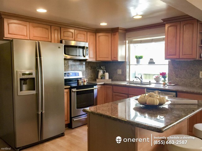 Foto del edificio - 3 br, 2.5 bath Townhome - 7174 Rainbow Dr -