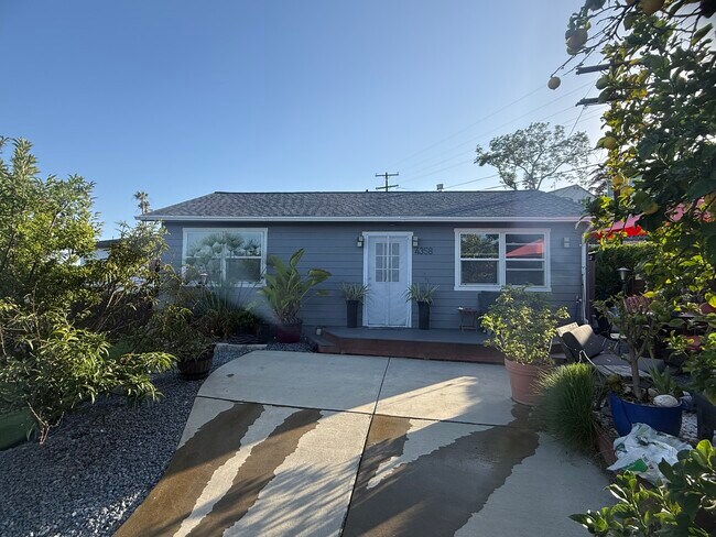 Entrada principal - 4358 Aragon Dr