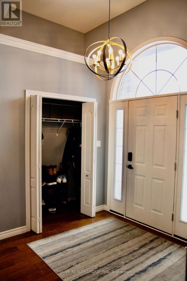 Photo du bâtiment - 803 Wild Rose Ln