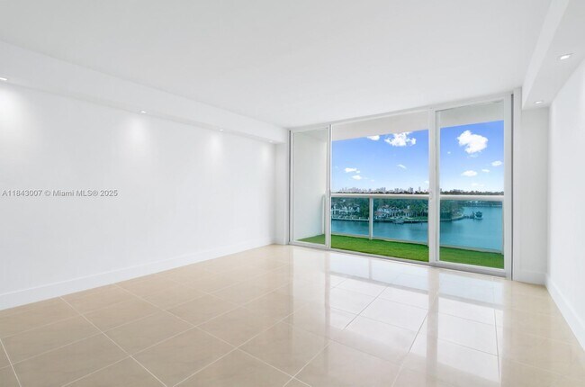 Foto del edificio - 6770 Indian Creek Dr