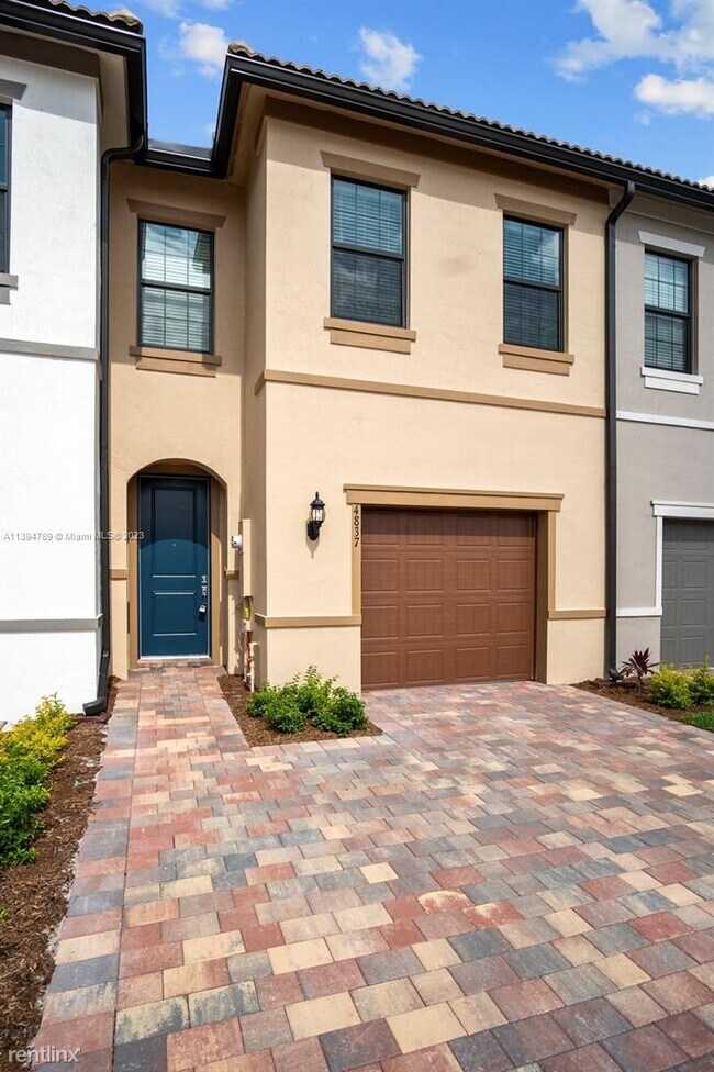 Building Photo - 3 br, 2.5 bath House - 4837 Chantilly Rd