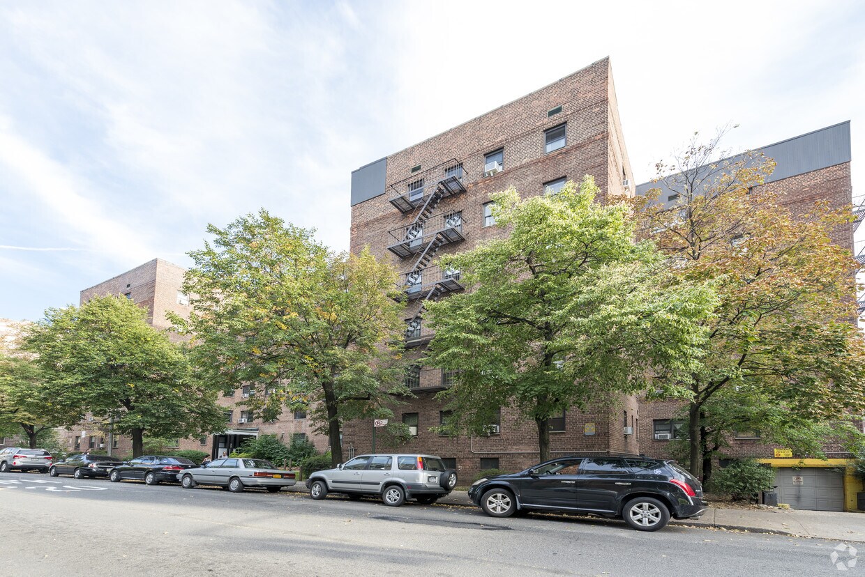 Building Photo - 7508 35th Ave