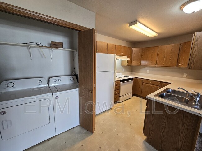 Foto del edificio - 619 Johnson St