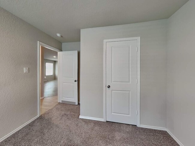 Building Photo - 10518 Varmus Dr