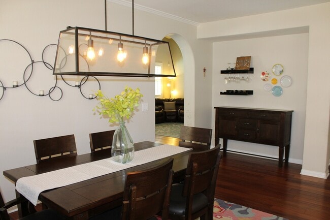 Foto del edificio - Beautiful 4 Bed 2.5 Ba, Single Story Pool Home with RV/Boat Parking