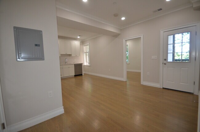 Foto del edificio - 7 Mount Hood Rd