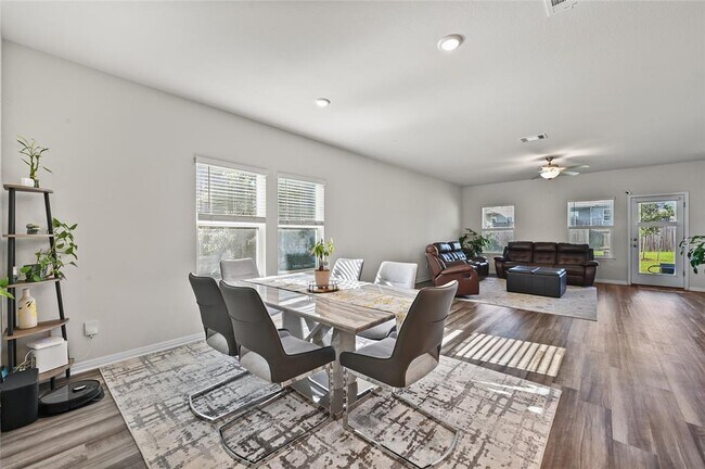 Foto del edificio - 11400 Copperstone Ave