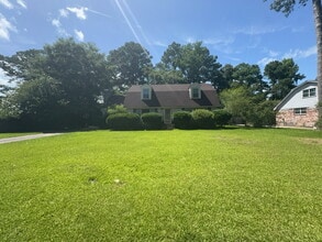 Building Photo - 203 King Richard Ct
