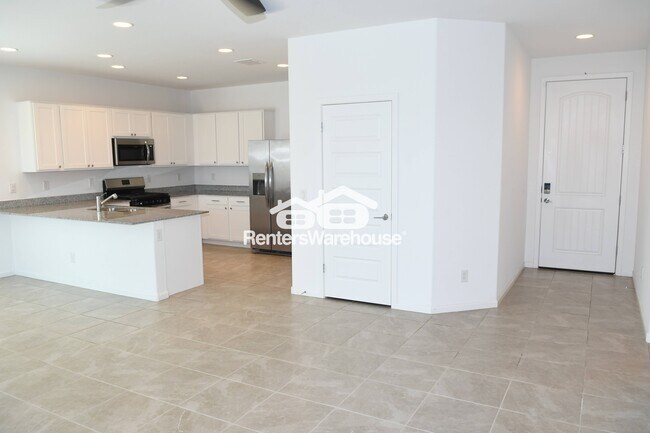 Building Photo - 9449 W Montecito Ave