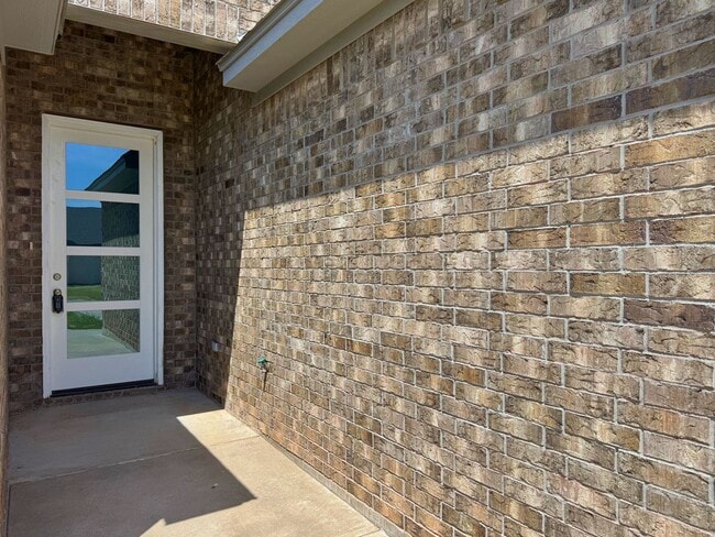 Building Photo - 320 Mariners Wy