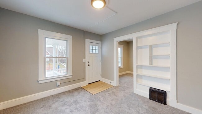 Building Photo - Old Brooklyn Area - 3 Bedrooms - Single Fa...