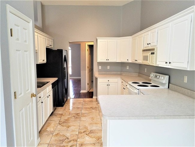 Building Photo - 5 Lema Ln