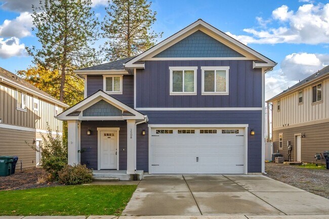 Foto del edificio - Canfield Mountain 3 bed 2.5 bath with loft area