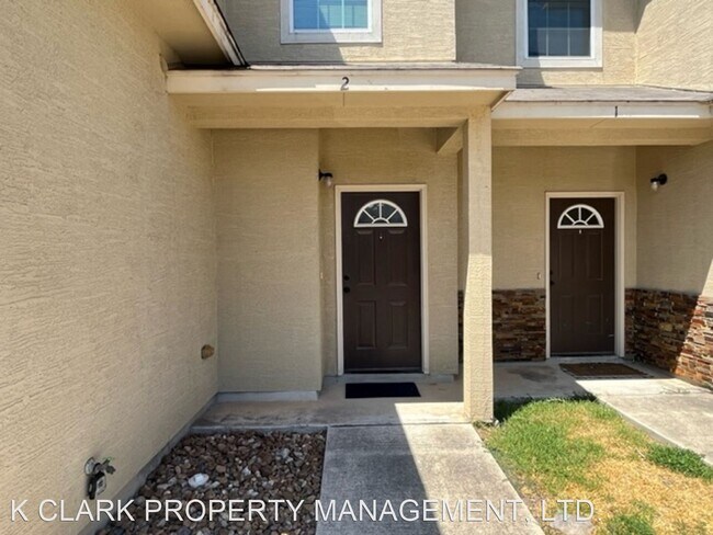 Building Photo - 3 br, 2.5 bath House - 16819 DANCING AVA #2