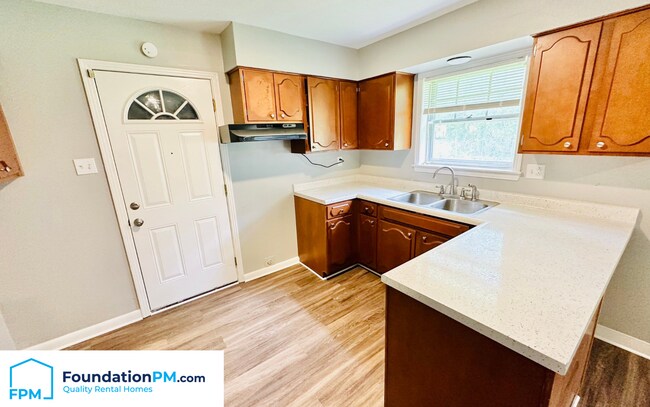 Foto del edificio - 1837 Warner Ave